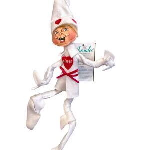 Annalee 2022 Valentines Kisses Collectible Elf Doll